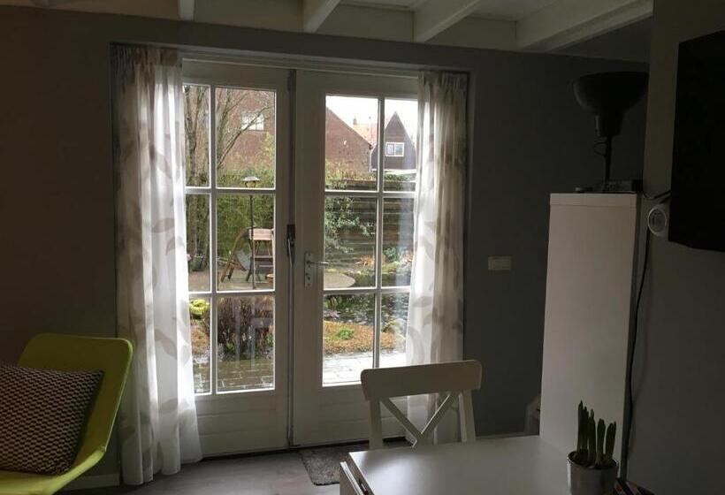 Семейный Номер, T Laaisterplakky