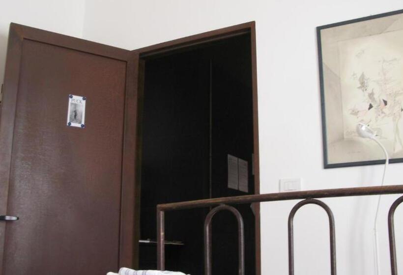 Standard room with outdoor bath, Il Mulino Di Amleto   Bed And Breakfast Letterario