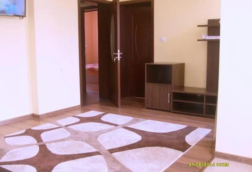テラス付き１ベッドルームアパートメント, Guest Rooms Mihaylovi