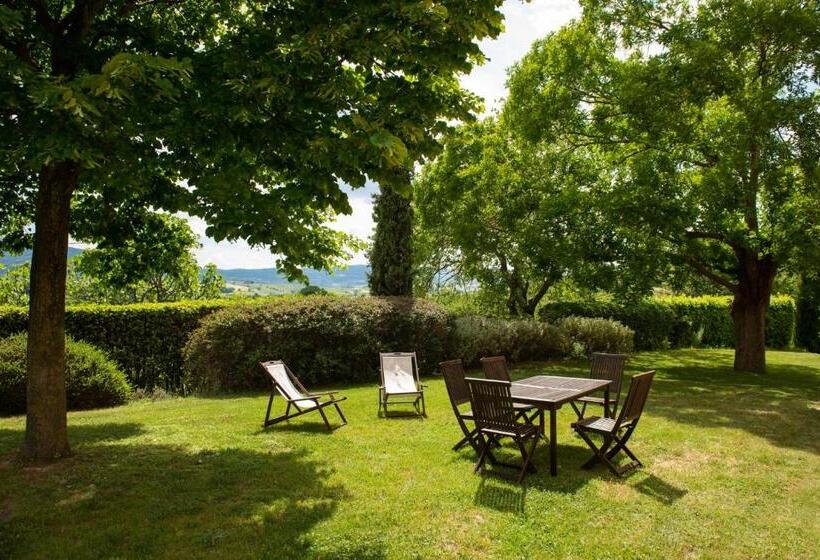 דירת שלושה חדרים, Fonte Sala