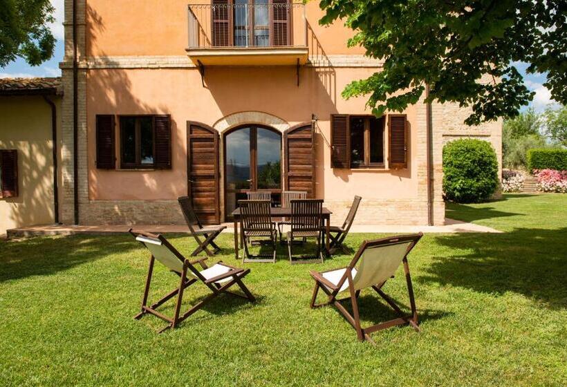 דירת שלושה חדרים, Fonte Sala