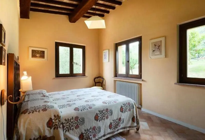 2 Sovrums Hus, Fonte Sala