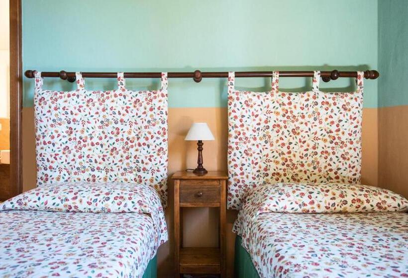 דירת שלושה חדרים, Fonte Sala