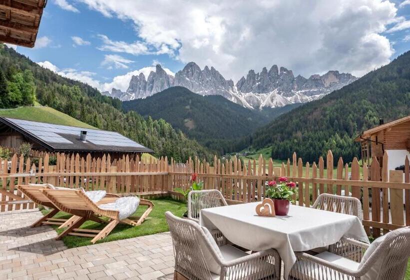 可观山景的小型套房, Oberkantiolhof