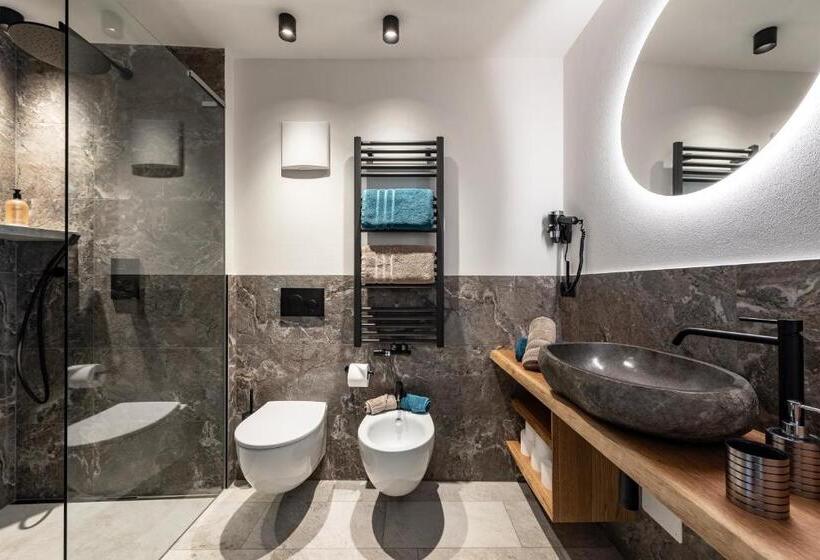 可观山景的小型套房, Oberkantiolhof