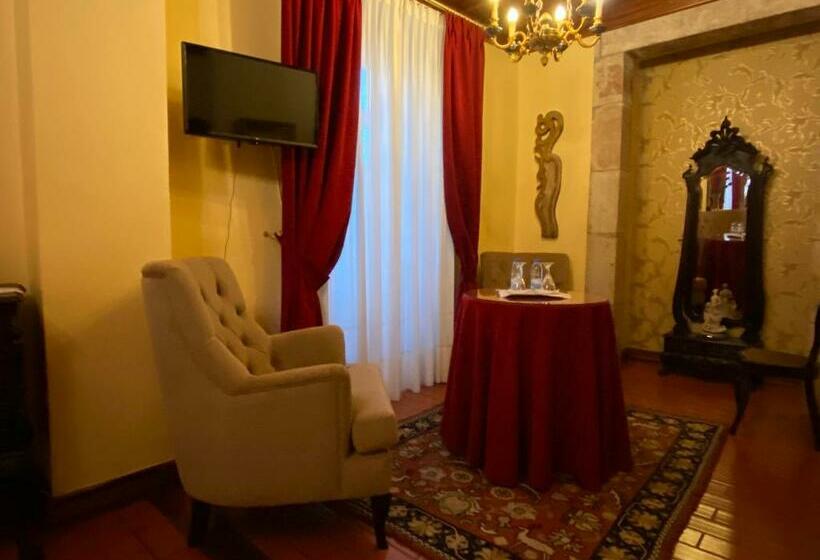 سوییت, Solar De Alarcao