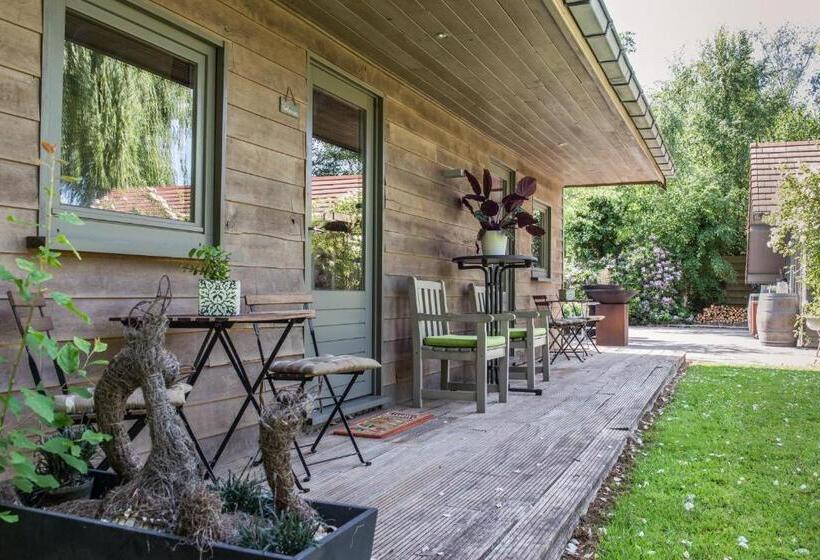 小室, B&b Het Brembos