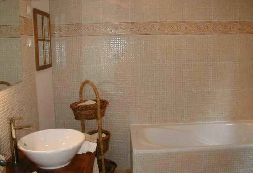 スタンダードルーム, Chambres D Hôtes La Petite Flambée