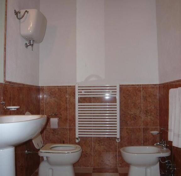 דירת שלושה חדרים, Campocane Oaks