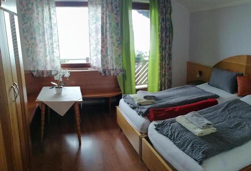 شقة غرفتين نوم مزودة بشُرفة, Landhotel Oberwengerhof