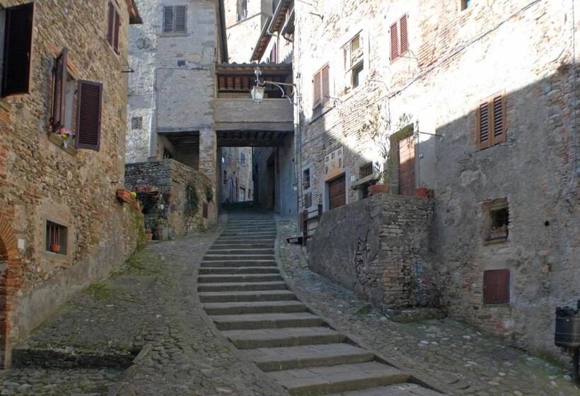 침실 1개 아파트, La Doccia