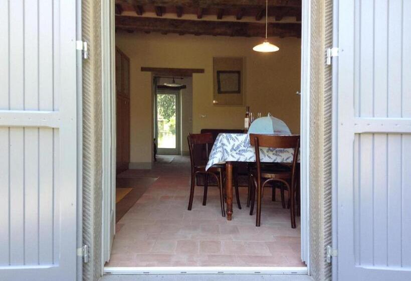 침실 1개 아파트, La Doccia