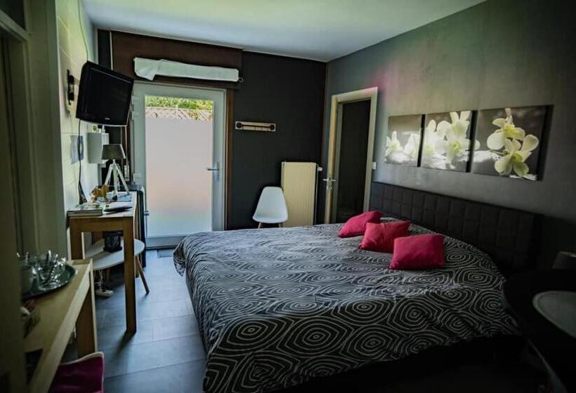 اتاق استاندارد, Repos De La Fontaine