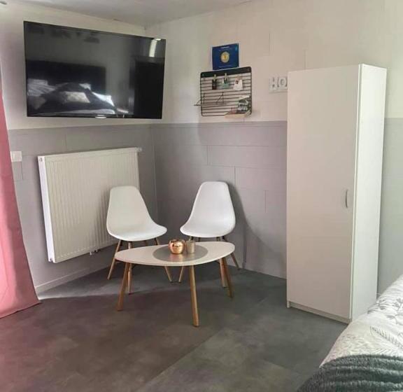 اتاق لوکس, Repos De La Fontaine