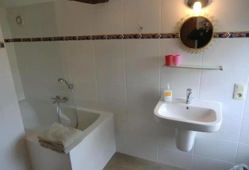 コンフォートルーム, B&b Au Coeur De Villers