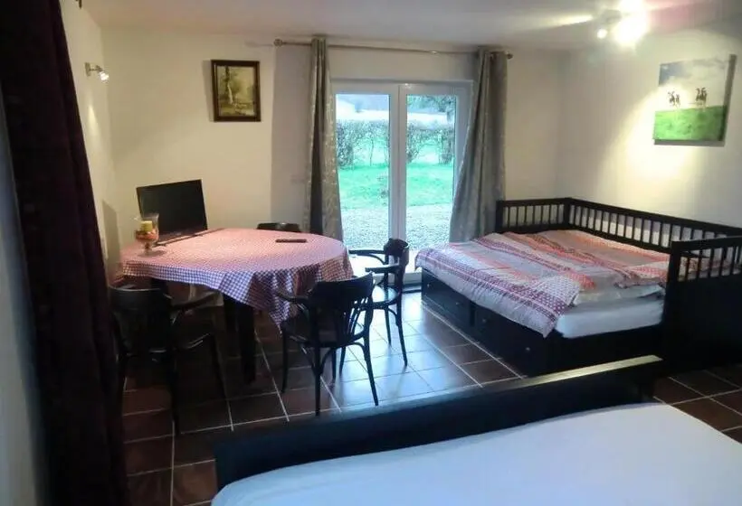 スタンダードスタジオ, B&b Au Coeur De Villers