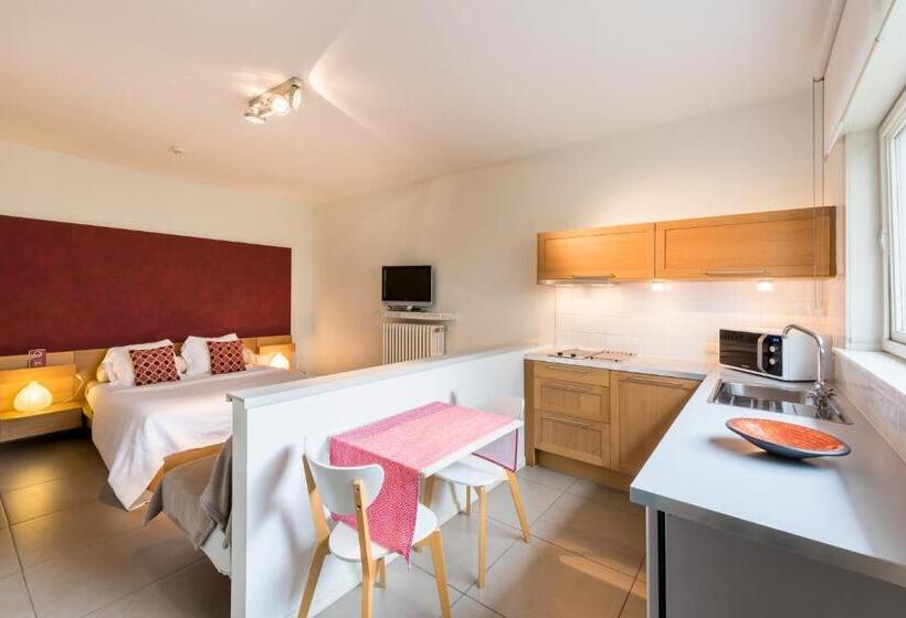 استودیوی استاندارد, B&b Vis à Vis