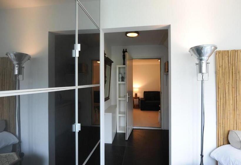 آپارتمان 2 خوابه, The Green Tunnel