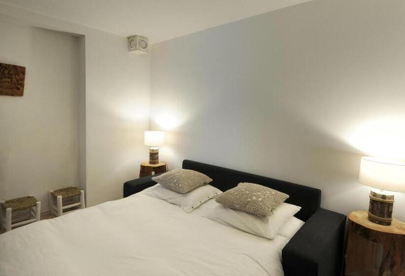 آپارتمان 2 خوابه, The Green Tunnel