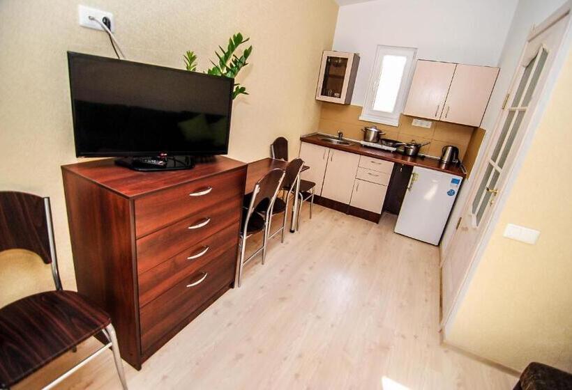 کلبه ییلاقی, Guest House Pasaulio Krastas