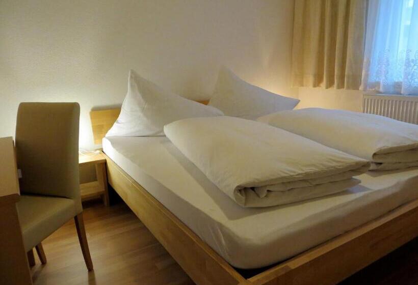 발코니가 있는 2 베드룸 아파트, Haus Matt