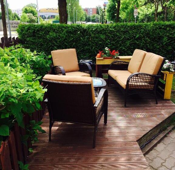 استودیو استاندارد با تراس, Lana House