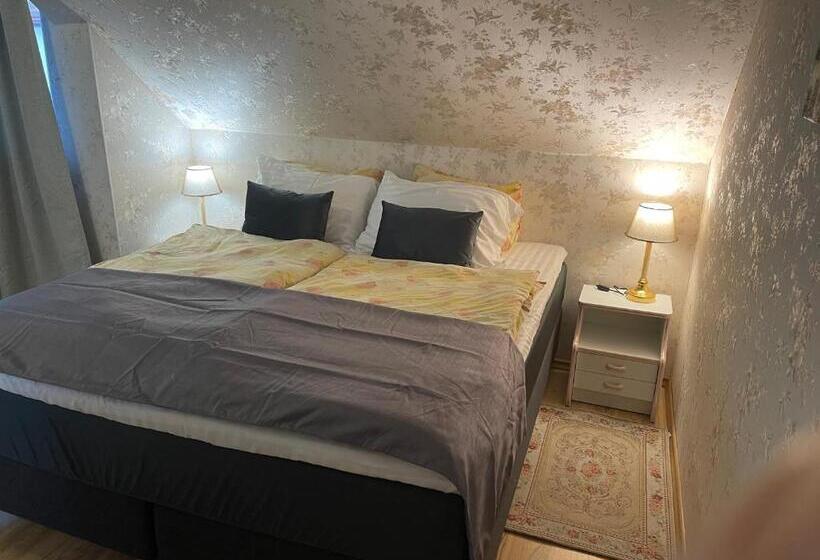 اتاق استاندارد با بالکن, Lana House