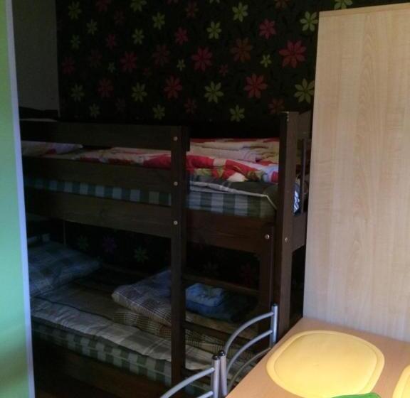 استودیو استاندارد با چشم‌انداز باغ, Lana House