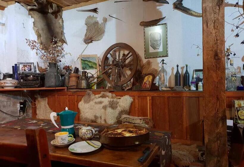 メゾネットスイート, Zornica Guest House