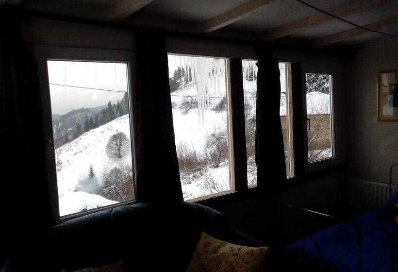 メゾネットスイート, Zornica Guest House