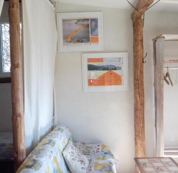 メゾネットスイート, Zornica Guest House