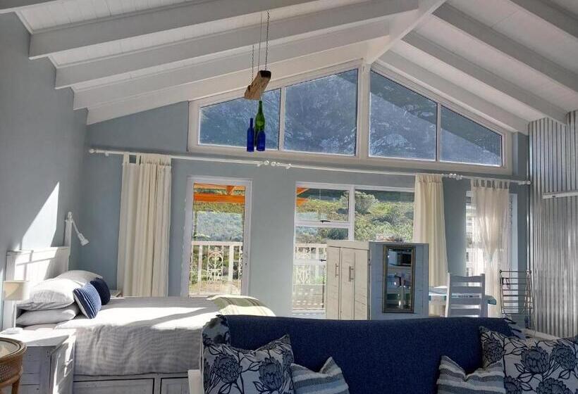 חדר סטודיו סטנדרד, The Trailhouse