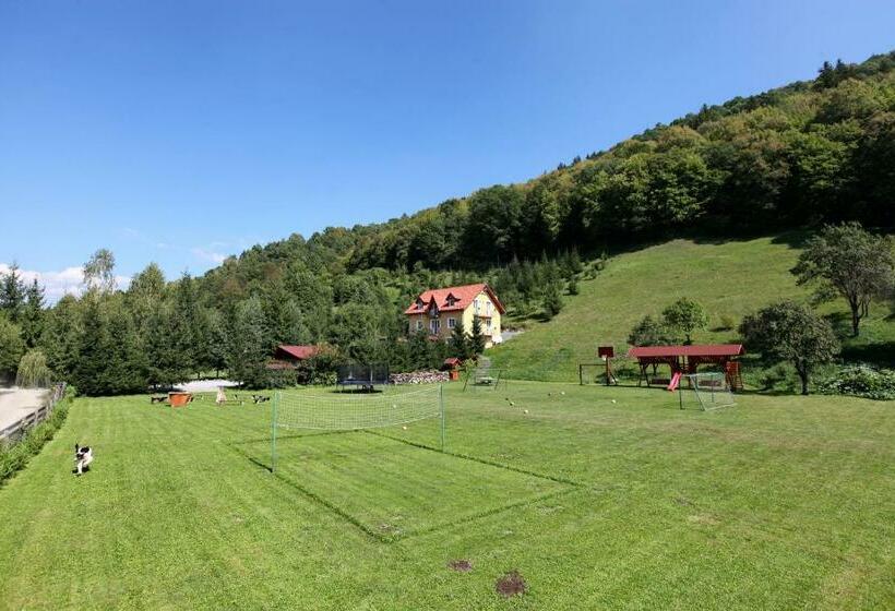 Дом 4 Спальни, Hétvezér Panzió