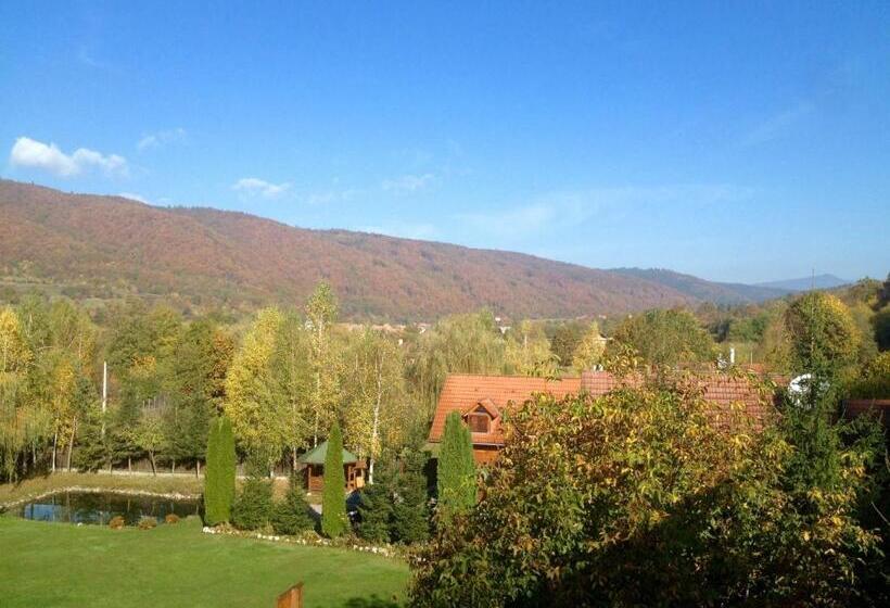 חדר סטנדרט לשלושה, Hétvezér Panzió