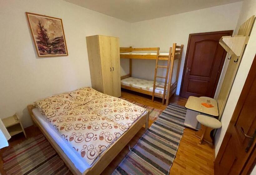 חדר סטנדרט לארבעה, Hétvezér Panzió