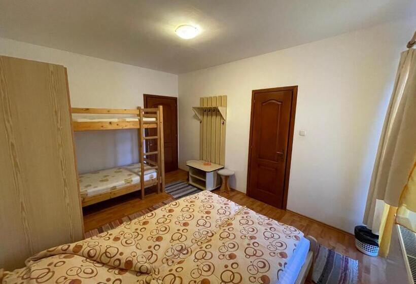 חדר סטנדרט לארבעה, Hétvezér Panzió