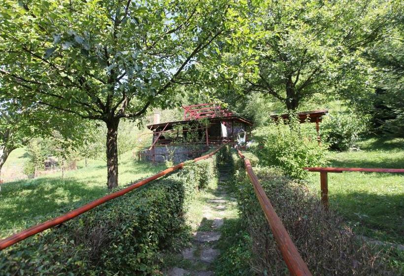 בית, 4 חדרי שינה, Hétvezér Panzió