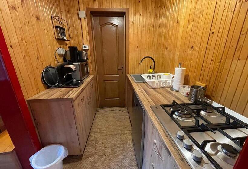 בקתת חדר, Hétvezér Panzió