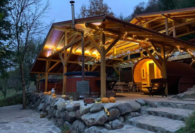 בקתת סופריור בת חדר 1, Hétvezér Panzió