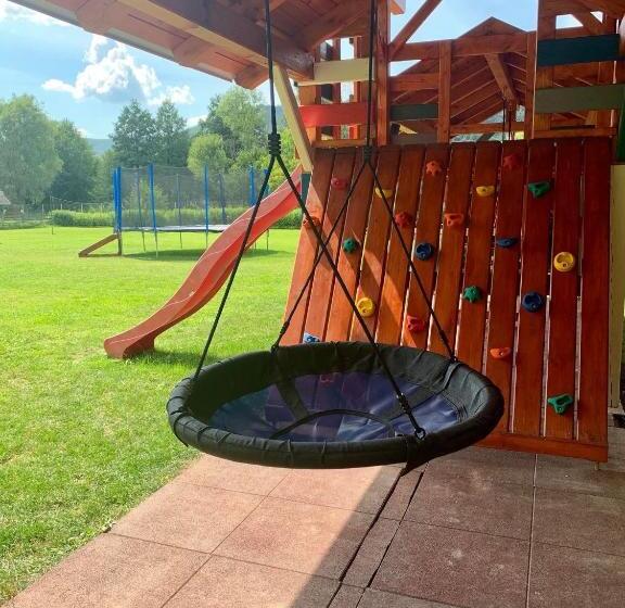 בקתת סופריור בת חדר 1, Hétvezér Panzió