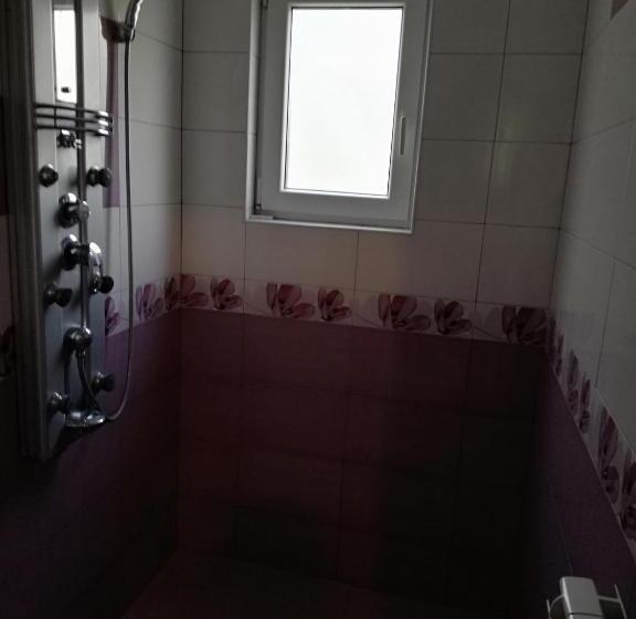 Номер Стандарт Трехместный, Guest House Bojana