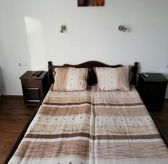 Номер Стандарт с Балконом, Guest House Bojana