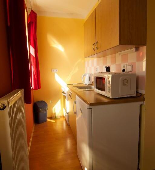 דירת חדר, Stara Mlekarna