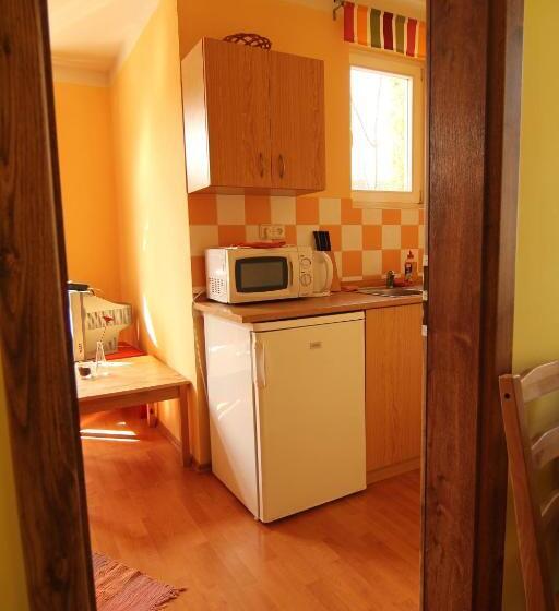 דירת חדר, Stara Mlekarna