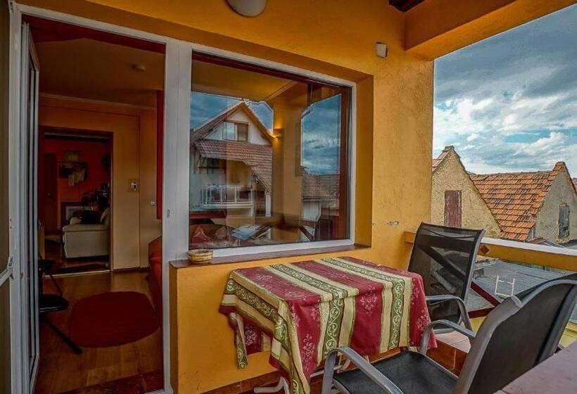 Номер Стандарт с Балконом, Pensiunea Hanna