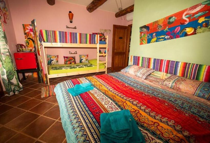 חדר לארבעה סטנדרטי עם נוף לגינה, B&b Naturin   Cascina Colombaro