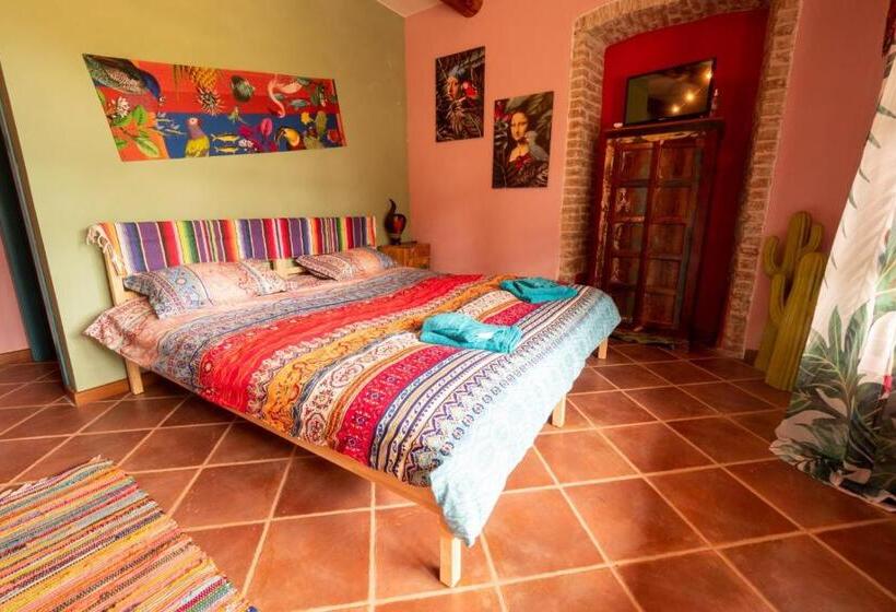 חדר לארבעה סטנדרטי עם נוף לגינה, B&b Naturin   Cascina Colombaro