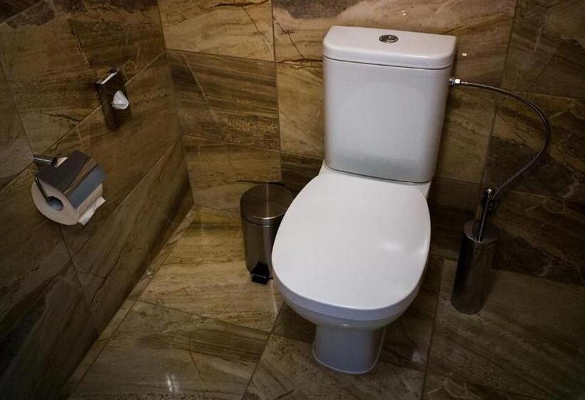 آپارتمان خانوادگی, A7 Apartments