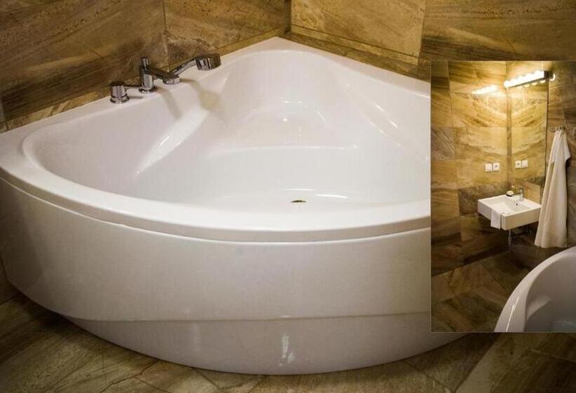 آپارتمان خانوادگی, A7 Apartments