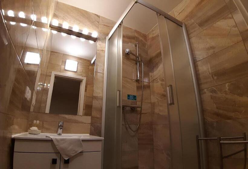 اتاق استاندارد, A7 Apartments